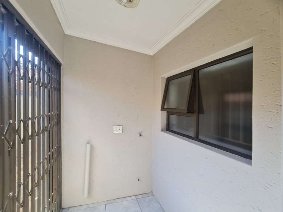 To Let 3 Bedroom Property for Rent in Melodie North West